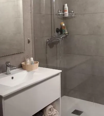 Apartment T3 Vue Sur Mer, Renove A Neuf, 4 A 6 Pers,65 M2-500 M De La